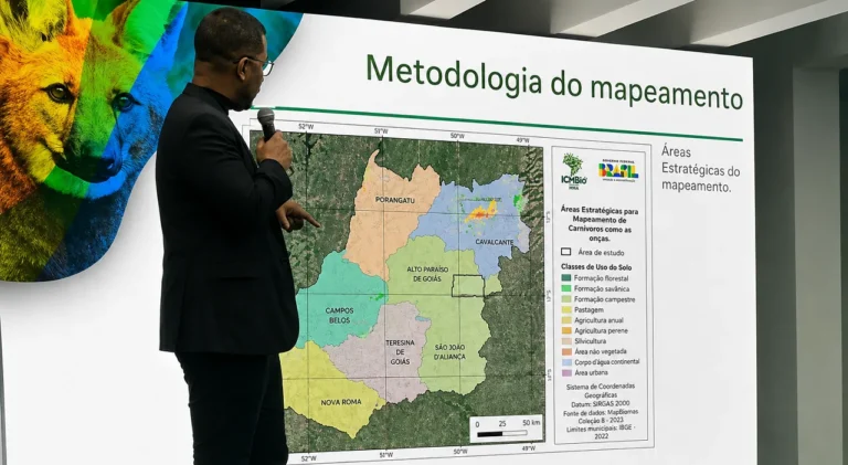 Murilo Cardoso apresentando projeto de geoprocessamento ambiental