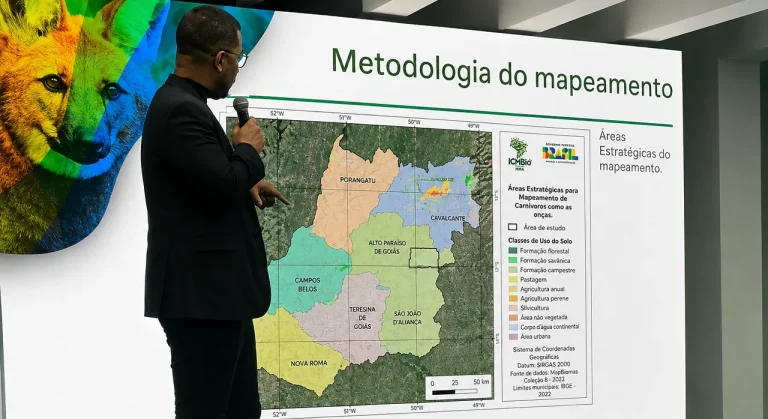 Murilo Cardoso apresentando projeto de geoprocessamento ambiental